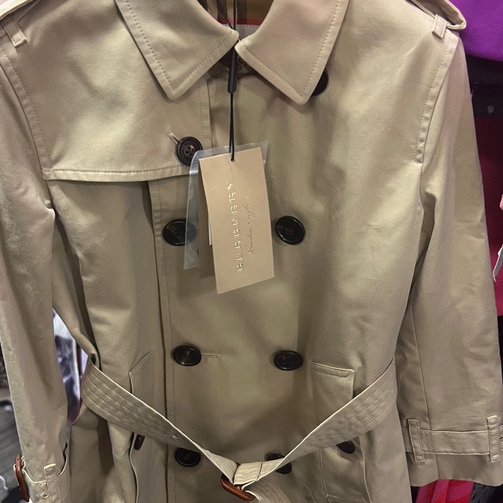 Burberry girls trench size 6 Y